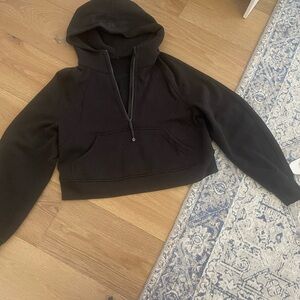 black lululemon scuba